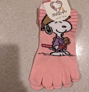 New with tags peanuts Snoopy toe sock pink Size 23cm - 25cm US size 6.5 - 8.5 